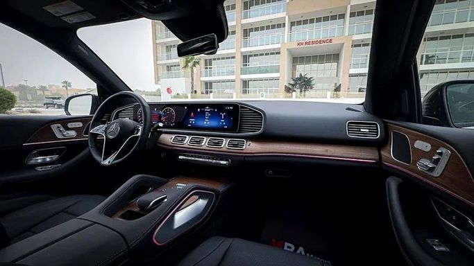 Подержанный Mercedes-Benz GLE 350 II (V167) Рестайлинг, 2.0 л, 2025 в Дубае от MBA Motors Серебристый цвет. Other | AUTO.AE