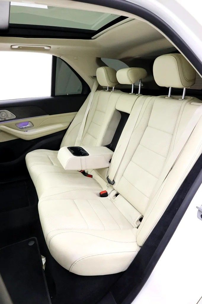 Подержанный Mercedes-Benz GLE 350 II (V167), 2.0 л, 2022 в Дубае от Al Faris Motors Белый цвет. Other | AUTO.AE