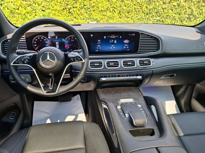 Подержанный Mercedes-Benz GLE 350 II (V167) Рестайлинг, 2.0 л, 2024 в Дубае от Barkat Alrahmen Motors Черный цвет. Канадская | AUTO.AE