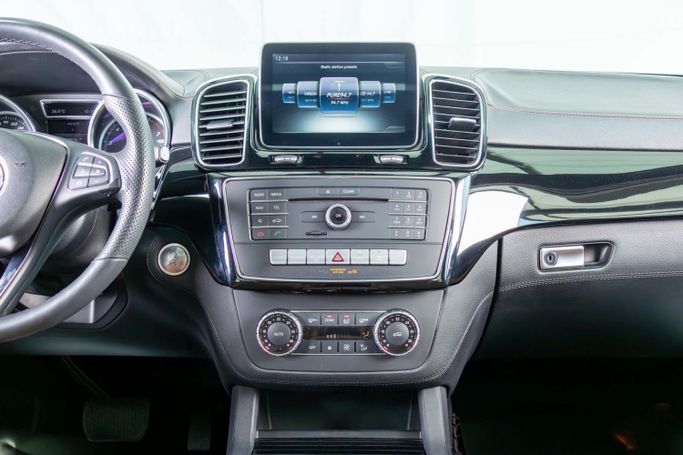 Used Mercedes-Benz GLE 400 I (W166), 3.0 l, 2016 in Dubai by The Car Superstore, White color. GCC Specs | AUTO.AE