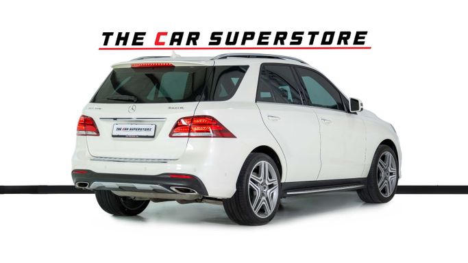 Used Mercedes-Benz GLE 400 I (W166), 3.0 l, 2016 in Dubai by The Car Superstore, White color. GCC Specs | AUTO.AE