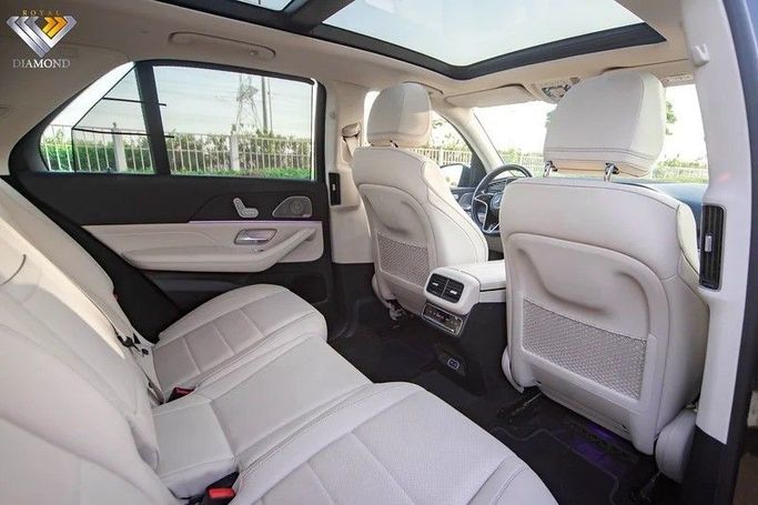 Used Mercedes-Benz GLE 450 II (V167) Facelift, 3.0 l, 2024 in Dubai by Royal Diamond Motors, Black color. GCC Specs | AUTO.AE