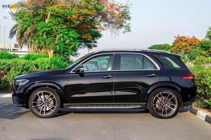 Used Mercedes-Benz GLE 450 II (V167) Facelift, 3.0 l, 2024 in Dubai by Royal Diamond Motors, Black color. GCC Specs | AUTO.AE