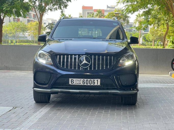 مستعملة Mercedes-Benz GLE 350 II (V167), 2.0 l, 2018 في في دبي من Greenway Motors، اللون أزرق داكن.  | AUTO.AE