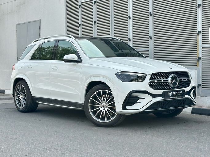 مستعملة Mercedes-Benz GLE 450 II (V167) شد الوجه II (V167), 3.0 l, 2024 في في دبي من Express Motors، اللون أبيض. المواصفات الكورية | AUTO.AE