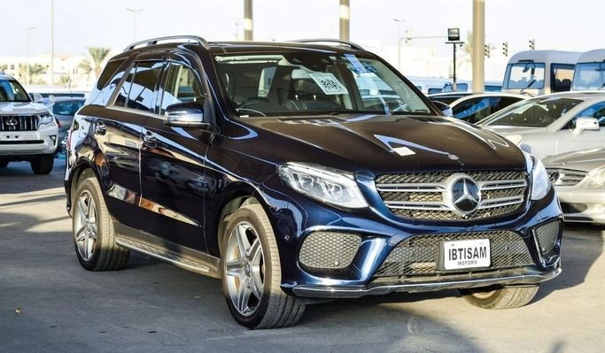 مستعملة Mercedes-Benz GLE 350 d I (W166), 3.0 l, 2016 في في الإمارات, دبي من Ibitisam Motors FZCO، اللون أزرق. أخرى | AUTO.AE | إعلان #275915