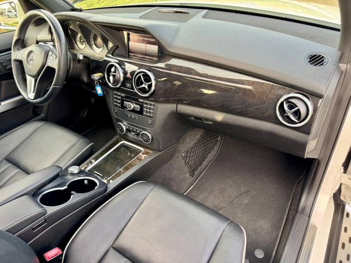 Подержанный Mercedes-Benz GLK-Class 350 I (X204) Рестайлинг, 3.5 л, 2014 в Дубае от Saeed Auto Белый цвет. Японская | AUTO.AE