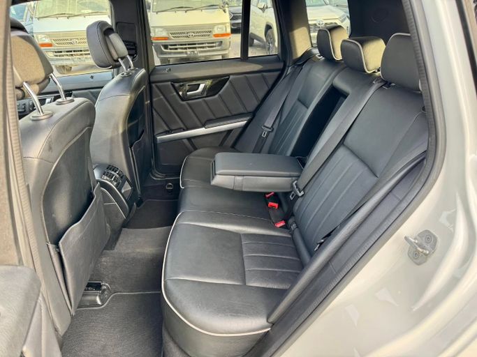 Подержанный Mercedes-Benz GLK-Class 350 I (X204) Рестайлинг, 3.5 л, 2014 в Дубае от Saeed Auto Белый цвет. Японская | AUTO.AE