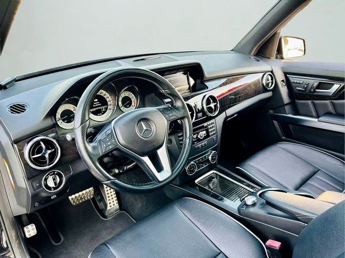Подержанный Mercedes-Benz GLK-Class 350 I (X204) Рестайлинг, 3.5 л, 2013 в Дубае от Mirza Automobile FZE Черный цвет. Японская | AUTO.AE