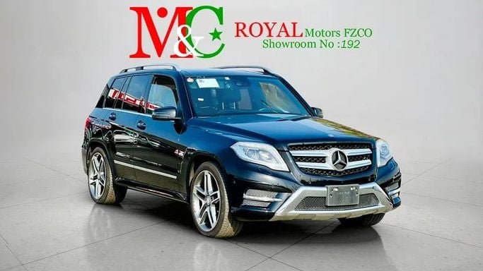 Подержанный Mercedes-Benz GLK-Class 350 I (X204) Рестайлинг, 3.5 л, 2013 в Дубае от Mirza Automobile FZE Черный цвет. Японская | AUTO.AE