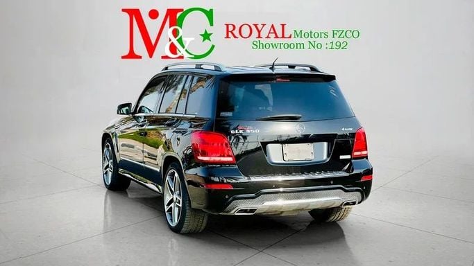 Подержанный Mercedes-Benz GLK-Class 350 I (X204) Рестайлинг, 3.5 л, 2013 в Дубае от Mirza Automobile FZE Черный цвет. Японская | AUTO.AE
