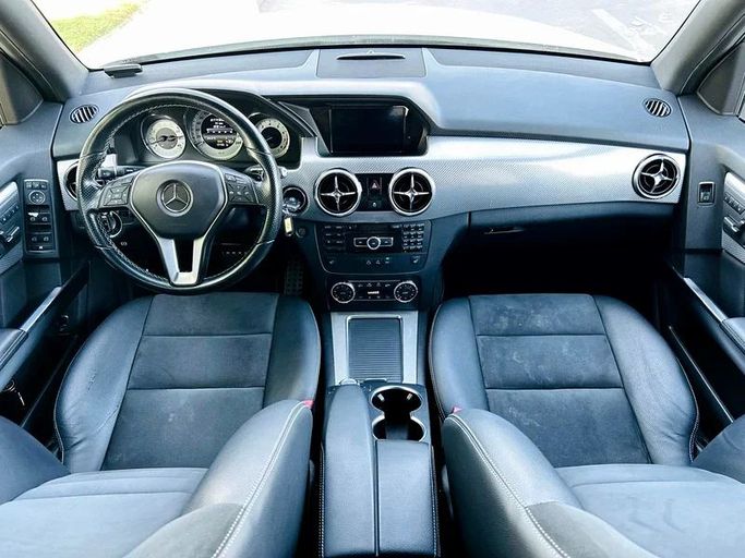 Used Mercedes-Benz GLK-Class 350 I (X204) Facelift, 3.5 l, 2014 in Dubai by Mirza Automobile FZE, White color. Japanese Specs | AUTO.AE