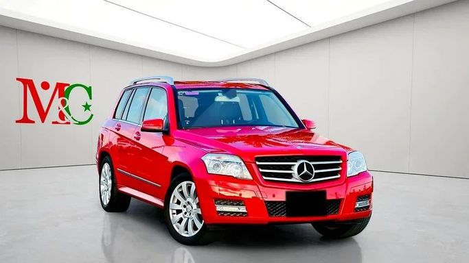Подержанный Mercedes-Benz GLK-Class 300 I (X204), 3 л, 2011 в Дубае от Mirza Automobile FZE Красный цвет. Японская | AUTO.AE