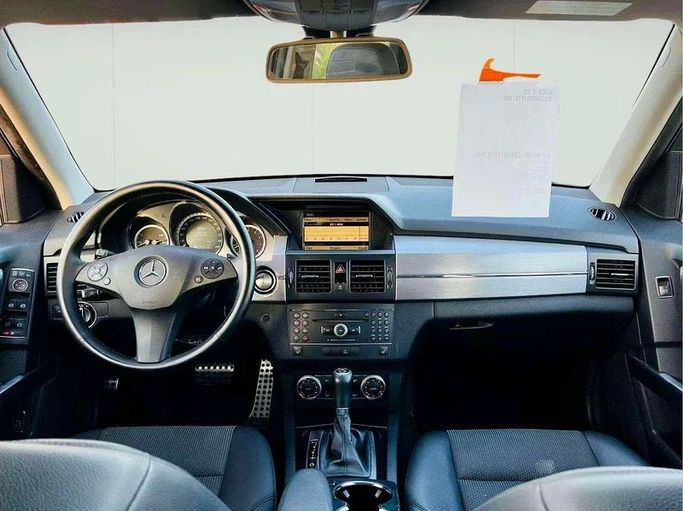 Подержанный Mercedes-Benz GLK-Class 300 I (X204), 3 л, 2011 в Дубае от Mirza Automobile FZE Красный цвет. Японская | AUTO.AE