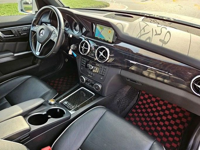 Used Mercedes-Benz GLK-Class 350 I (X204) Facelift, 3.5 l, 2014 in Dubai by Irfan Motors, White color. Japanese Specs | AUTO.AE