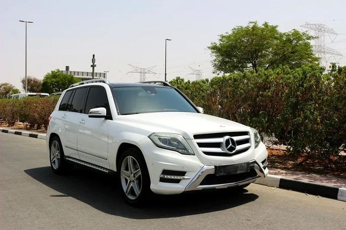Подержанный Mercedes-Benz GLK-Class 350 I (X204) Рестайлинг, 3.5 л, 2013 в Дубае от Power Wagon Motors Белый цвет. GCC | AUTO.AE