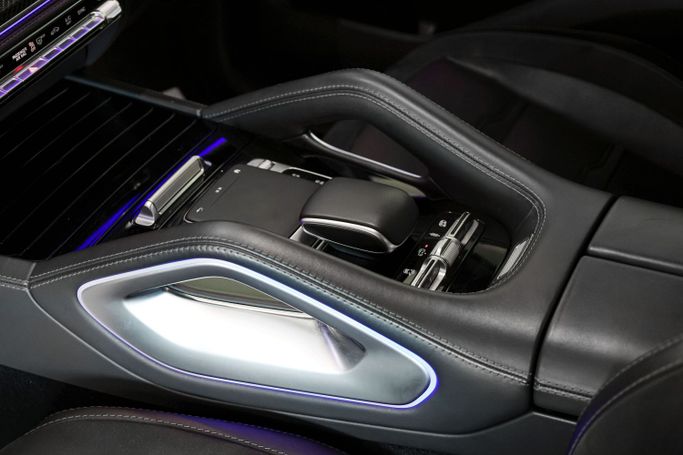 Mercedes-Benz GLS AMG 63 AMG II (X167), 2021 رجال الأعمال دفع رباعي 5 أبواب للتأجير في في دبي من Macan Luxury Motors، اللون أسود | AUTO.AE