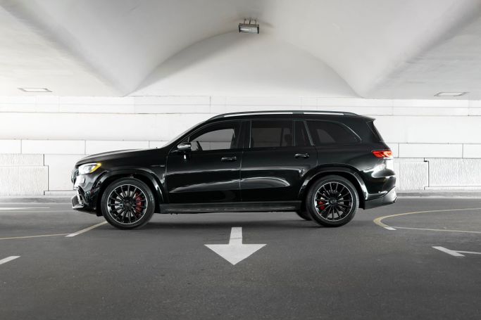 Mercedes-Benz GLS AMG 63 AMG II (X167), 2021 رجال الأعمال دفع رباعي 5 أبواب للتأجير في في دبي من Macan Luxury Motors، اللون أسود | AUTO.AE