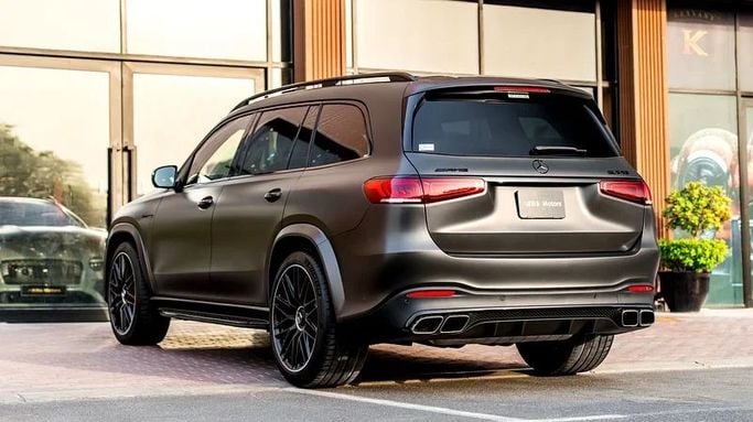 Подержанный Mercedes-Benz GLS AMG 63 AMG II (X167), 4.0 л, 2023 в Дубае от 8 Ba Motors Черный цвет. Японская | AUTO.AE