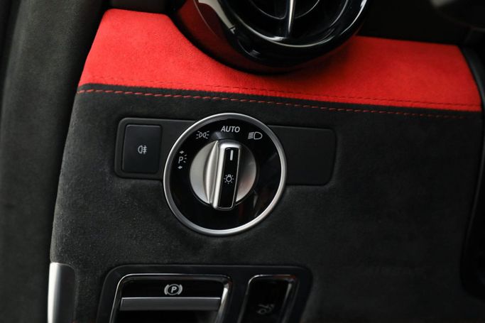 Подержанный Mercedes-Benz GLS AMG 63 AMG II (X167), 4.0 л, 2022 в Дубае от AUTO DEALS Черный цвет. Европейская | AUTO.AE