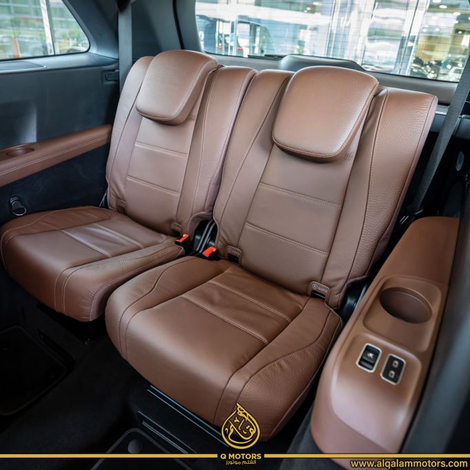 Used Mercedes-Benz GLS 580 II (X167) Facelift, 4.0 l, 2024 in Dubai by Q Motors, Grey color. GCC Specs | AUTO.AE