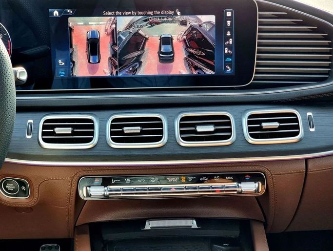 New Mercedes-Benz GLS 450 II (X167) Facelift, 3.0 l, 2025 in Dubai by Auto Gallery DXB, Black color. GCC Specs | AUTO.AE