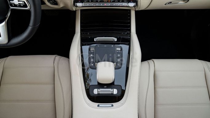 Новый Mercedes-Benz GLS 450 II (X167) Рестайлинг, 3.0 л, 2023 в Дубае от Milele Черный цвет. Other | AUTO.AE