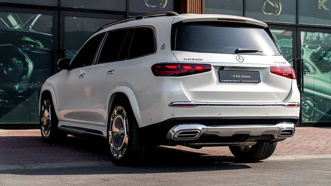 Подержанный Mercedes-Benz GLS 450 II (X167) Рестайлинг, 3.0 л, 2024 в Дубае от 8 Ba Motors Белый цвет. GCC | AUTO.AE