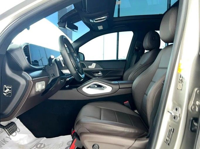 Подержанный Mercedes-Benz GLS 450 II (X167), 3.0 л, 2021 в Дубае от The One Motors Серебристый цвет. GCC | AUTO.AE