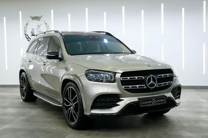 Подержанный Mercedes-Benz GLS 580 II (X167), 4.0 л, 2021 в Дубае от Luxury Lounge Cars Серый цвет. GCC | AUTO.AE