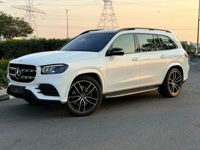 Подержанный Mercedes-Benz GLS 450 II (X167), 3.0 л, 2023 в Дубае от Alpha Motors Белый цвет. GCC | AUTO.AE