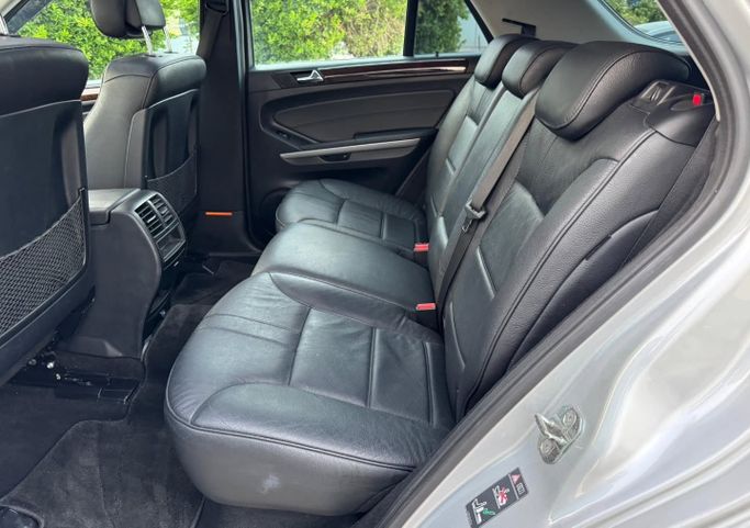 Used Mercedes-Benz M-Class 350 II (W164) Facelift, 3.0 l, 2010 in Dubai by Saeed Auto, Silver color. Japanese Specs | AUTO.AE