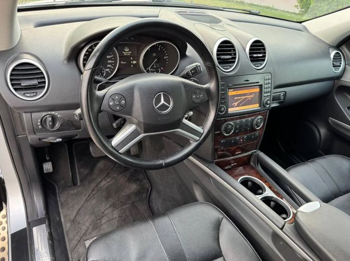 Used Mercedes-Benz M-Class 350 II (W164) Facelift, 3.0 l, 2010 in Dubai by Saeed Auto, Silver color. Japanese Specs | AUTO.AE