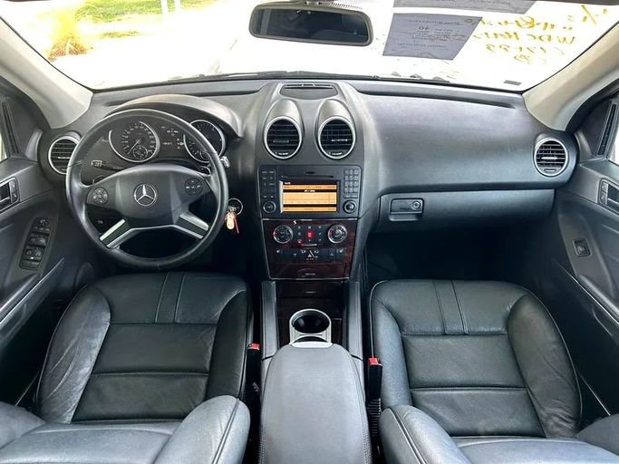 Used Mercedes-Benz M-Class 350 II (W164) Facelift, 3.5 l, 2010 in Dubai by Mirza Automobile FZE, White color. Japanese Specs | AUTO.AE