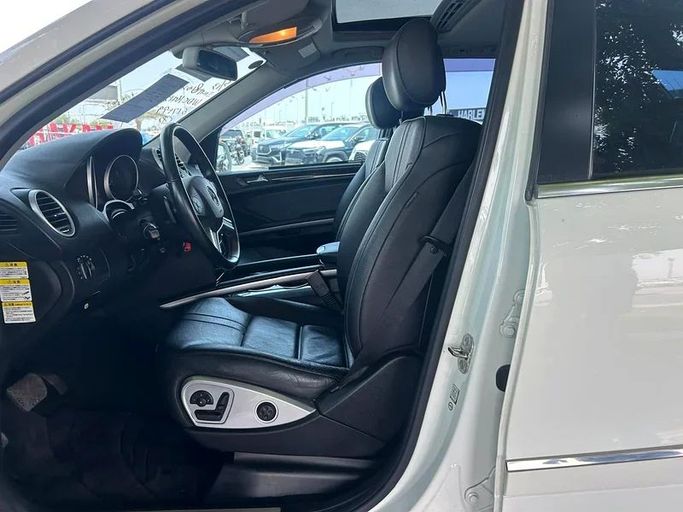 Used Mercedes-Benz M-Class 350 II (W164) Facelift, 3.5 l, 2010 in Dubai by Mirza Automobile FZE, White color. Japanese Specs | AUTO.AE