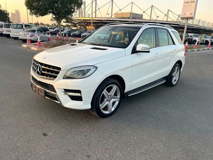 مستعملة ⁦Mercedes-Benz M-Class 400 III (W166)، 3.0 l، 2015⁩ في في الإمارات, دبي من First Choice Motors، اللون أبيض. مواصفات الخليج | AUTO.AE | إعلان #286847