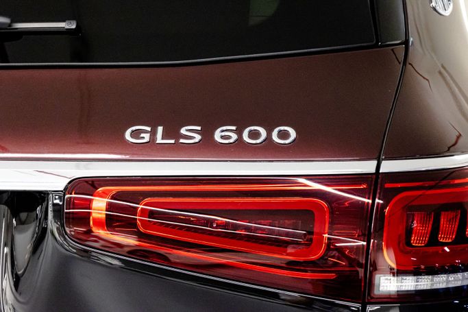 Подержанный Mercedes-Benz Maybach GLS 600 I, 4.0 л, 2021 в Дубае от PUPIL OF FATE MOTORS Тёмно-бордовый цвет. Европейская | AUTO.AE