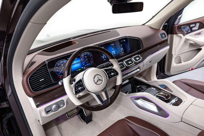 Подержанный Mercedes-Benz Maybach GLS 600 I, 4.0 л, 2021 в Дубае от PUPIL OF FATE MOTORS Тёмно-бордовый цвет. Европейская | AUTO.AE