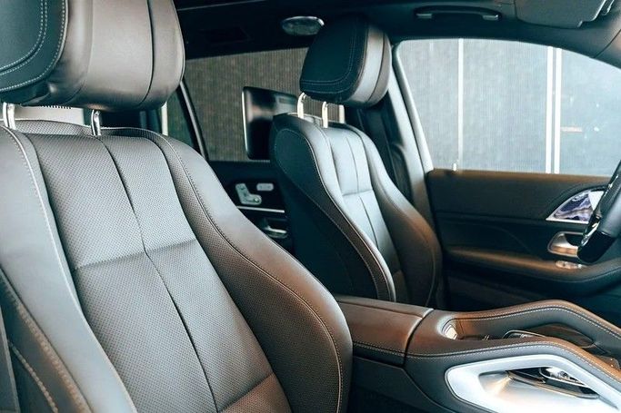 Подержанный Mercedes-Benz Maybach GLS 600 I, 4.0 л, 2023 в Дубае от Shamil Motors Белый цвет. Японская | AUTO.AE