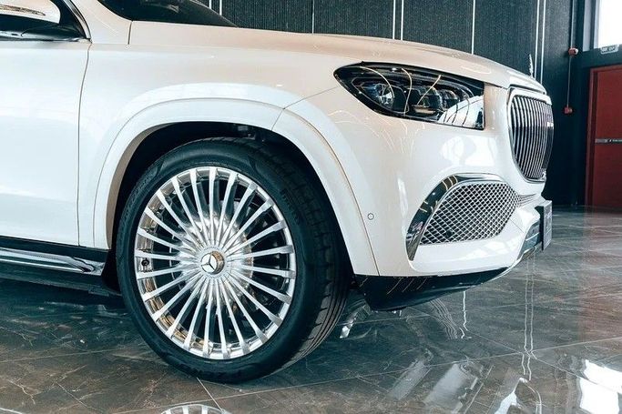 Подержанный Mercedes-Benz Maybach GLS 600 I, 4.0 л, 2023 в Дубае от Shamil Motors Белый цвет. Японская | AUTO.AE