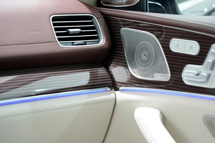 Used Mercedes-Benz Maybach GLS 600 I, 4.0 l, 2023 in Dubai by Oscar Motors, Grey color.  | AUTO.AE