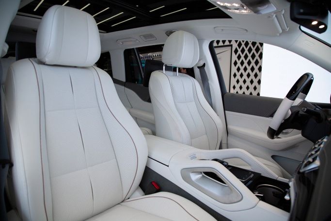 Used Mercedes-Benz Maybach GLS 600 I, 4.0 l, 2022 in Dubai by Exotic Cars, Silver color. Other | AUTO.AE