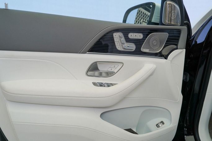 Used Mercedes-Benz Maybach GLS 600 I, 4.0 l, 2022 in Dubai by Exotic Cars, Black color. Other | AUTO.AE