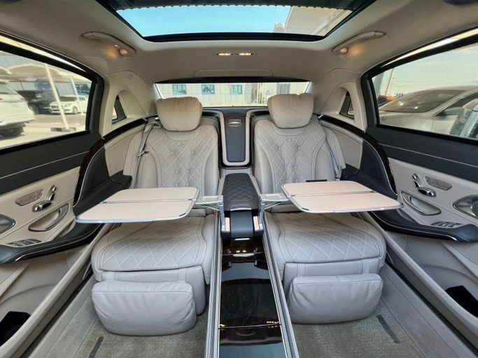 Used Mercedes-Benz Maybach S-Class 560 I (X222) Facelift, 4.0 l, 2018 in Dubai by Saeed Auto, Black color. Japanese Specs | AUTO.AE