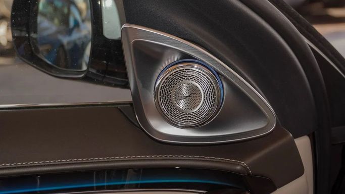 Подержанный Mercedes-Benz Maybach S-Class 580 II (Z223), 4.0 л, 2022 в Дубае от Ibitisam Motors Черный цвет.  | AUTO.AE