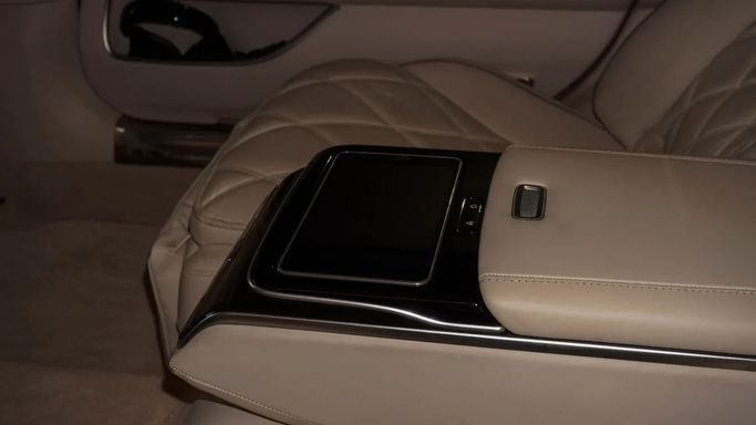 Подержанный Mercedes-Benz Maybach S-Class 580 II (Z223), 4.0 л, 2022 в Дубае от Ibitisam Motors Черный цвет.  | AUTO.AE