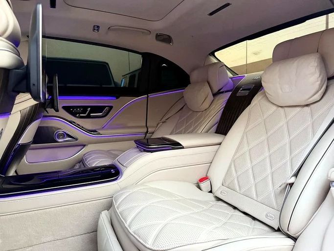 Used Mercedes-Benz Maybach S-Class 580 II (Z223), 4.0 l, 2023 in Dubai by Auto Bank Motors, Black color. Japanese Specs | AUTO.AE