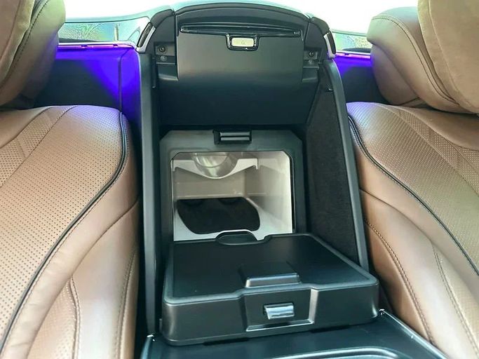 Used Mercedes-Benz Maybach S-Class 650 I (X222) Facelift, 6.0 l, 2018 in Dubai by Auto Bank Motors, Black color. Korean Specs | AUTO.AE