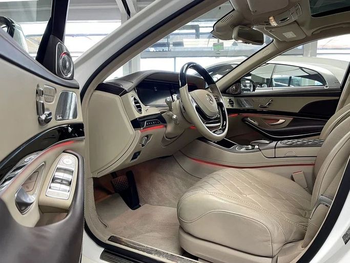 Used Mercedes-Benz Maybach S-Class 600 I (X222), 6.0 l, 2015 in Dubai by Space Motors, White color. GCC Specs | AUTO.AE