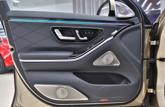 Подержанный Mercedes-Benz Maybach S-Class Brabus B40 II (Z223), 4 л, 2022 в Дубае от Prestige motors Золотистый цвет. Европейская | AUTO.AE